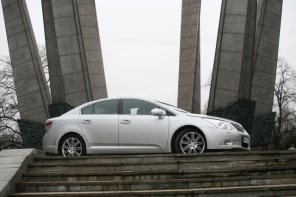Toyota Avensis 2.0 - test