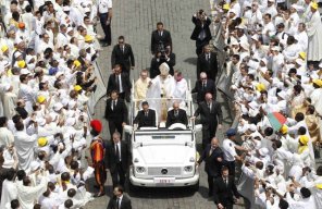 PapieÅ¼ przeprasza za pedofiliÄ w KoÅciele